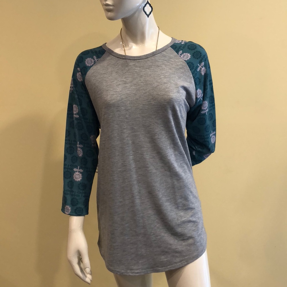 Gently worn XL LuLaRoe Randy Shirt